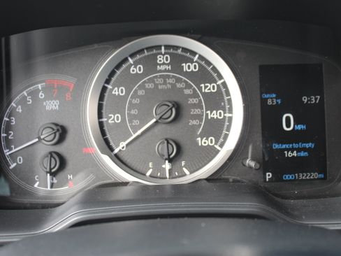 Used 2020 Toyota Corolla LE FWD image 17