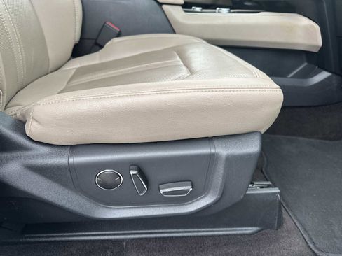 Used 2022 Ford Expedition Limited image 34