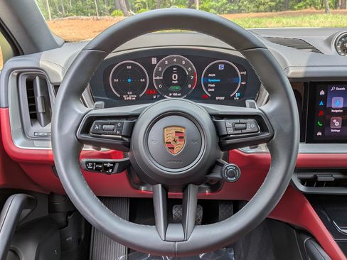 Certified 2026 Porsche Cayenne E-Hybrid Coupe AWD/4WD image 8