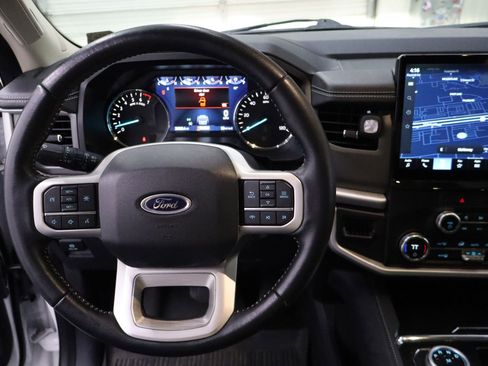 Certified 2022 Ford Expedition XLT image 18