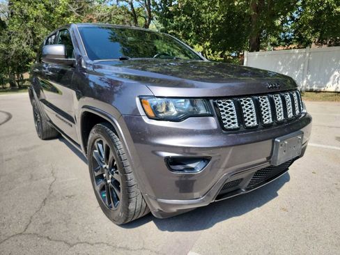 Used 2021 Jeep Grand Cherokee Laredo X image 1