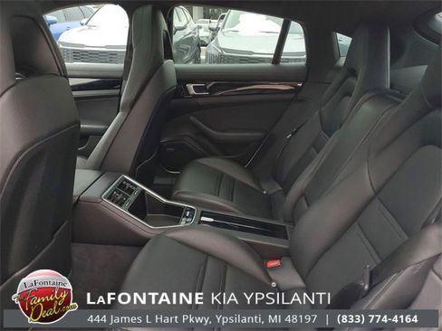Used 2018 Porsche Panamera 4 image 33