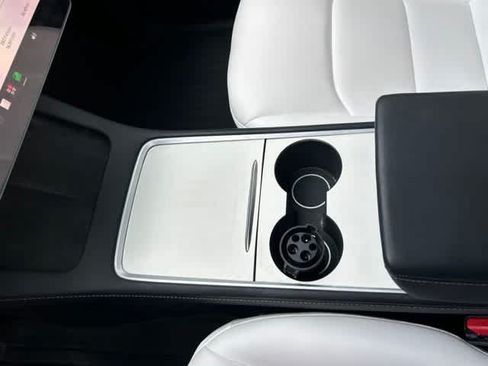 Used 2023 Tesla Model Y Long Range AWD/4WD image 19