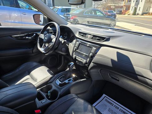 Used 2018 Nissan Rogue SL AWD/4WD image 14
