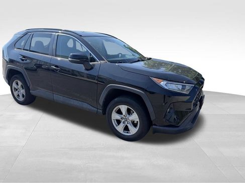 Used 2020 Toyota RAV4 XLE FWD image 12