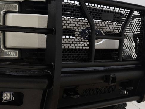 Used 2017 Ford F250 Lariat image 11