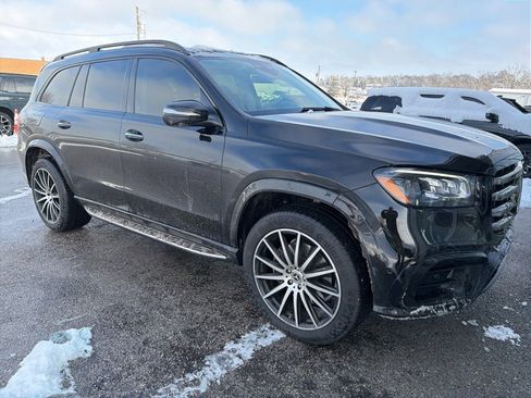 Used 2024 Mercedes-Benz GLS 580 GLS 580 image 3