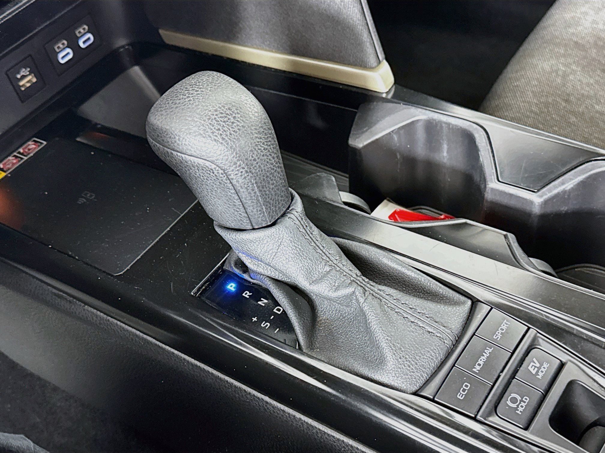 Used 2025 Toyota Camry LE FWD image 17
