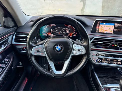 Used 2022 BMW 740i image 36