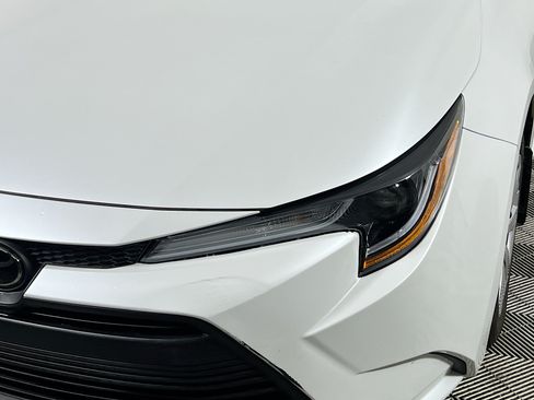 Used 2025 Toyota Corolla LE FWD image 12