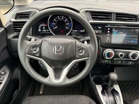 Used 2018 Honda Fit EX image 17