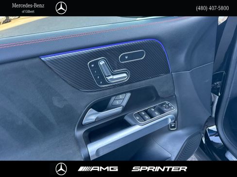 Used 2022 Mercedes-Benz GLB 250 image 13
