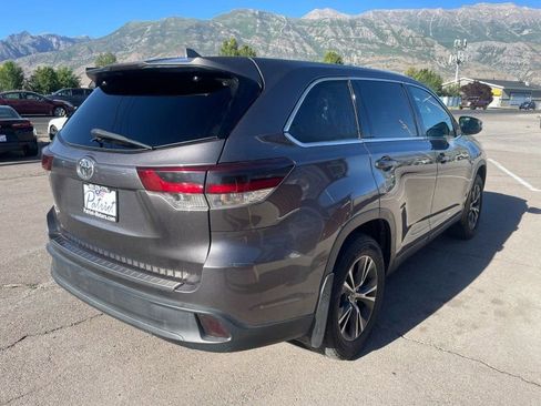 Used 2019 Toyota Highlander Plus w/ Protection Package #3 AWD/4WD image 5