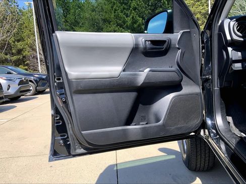 Used 2021 Toyota Tacoma SR w/ SR Convenience Package image 20