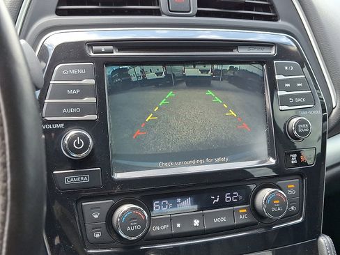 Used 2016 Nissan Maxima SR FWD image 19