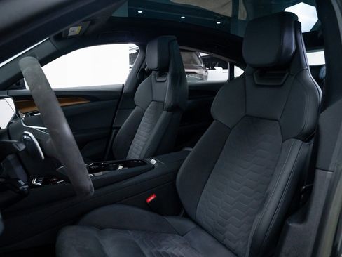 Used 2023 Audi e-tron GT Premium Plus image 17