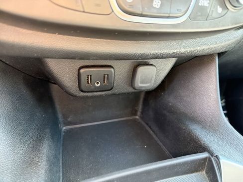 Used 2020 Chevrolet Traverse LT AWD/4WD image 33