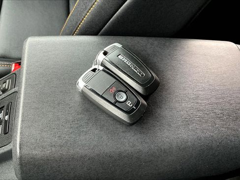 Used 2022 Ford Bronco Badlands image 34