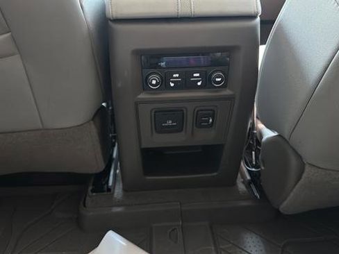 Used 2019 Chevrolet Traverse Premier w/ Driver Confidence II Package FWD image 23