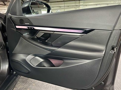 Used 2025 BMW i5 eDrive40i RWD image 10