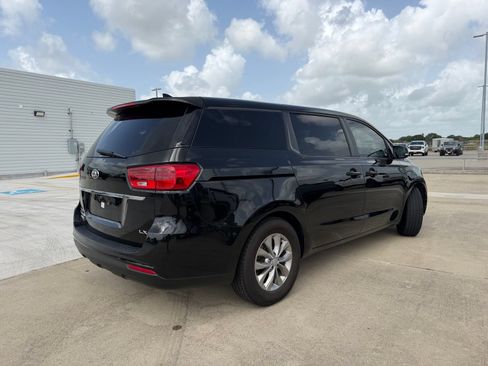 Used 2021 Kia Sedona LX FWD image 7
