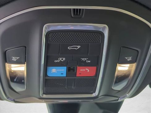 Used 2024 Jeep Grand Cherokee Limited RWD image 25