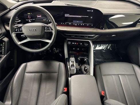 Used 2025 Audi Q5 Premium AWD/4WD image 13