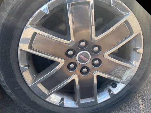 Used 2012 GMC Acadia Denali image 6