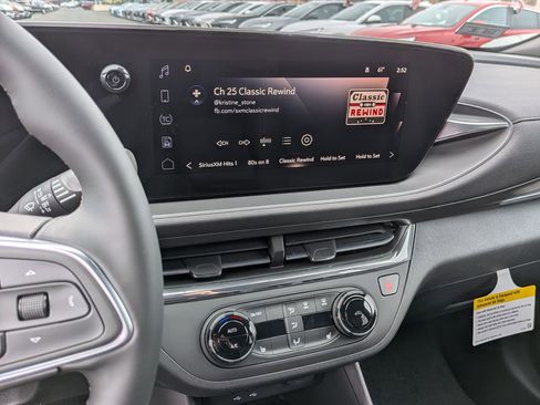 New 2026 Buick Envista Preferred FWD image 12