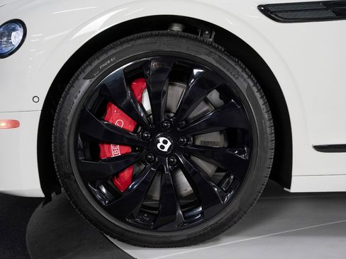 Used 2020 Bentley Flying Spur W12 image 16