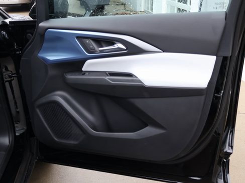 New 2026 Chevrolet Equinox EV LT image 32