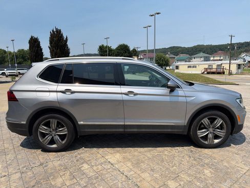 Used 2020 Volkswagen Tiguan SEL AWD/4WD image 9