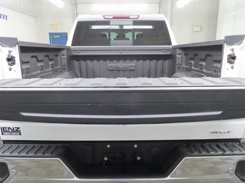 Used 2023 GMC Sierra 1500 SLT w/ SLT Premium Plus Package image 38