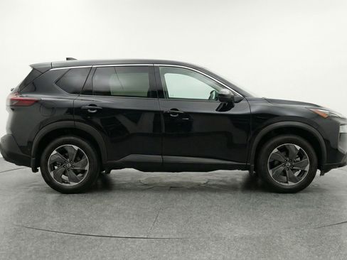 Used 2025 Nissan Rogue SV FWD image 11