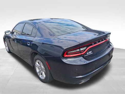 Used 2019 Dodge Charger SXT RWD image 16