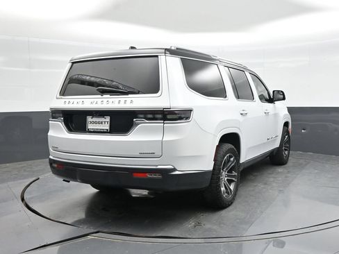 Used 2022 Jeep Grand Wagoneer Series I AWD/4WD image 8