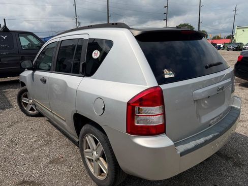 Used 2008 Jeep Compass Sport FWD image 5