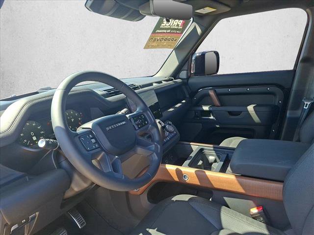 Used 2024 Land Rover Defender 110 X AWD/4WD image 10
