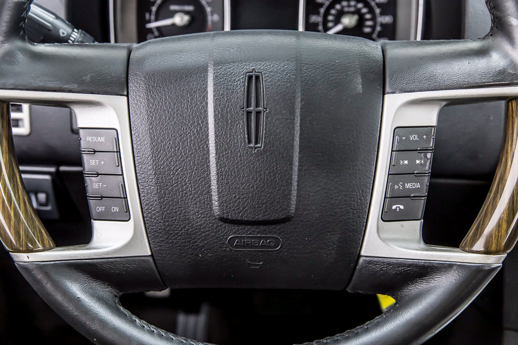 Used 2010 Lincoln MKX AWD image 24