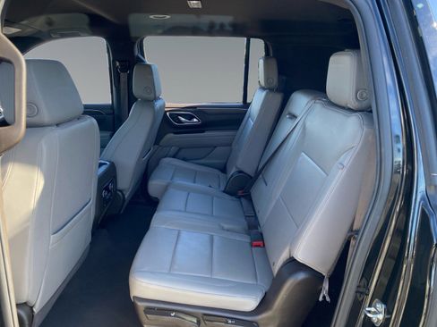 Used 2024 Chevrolet Suburban LT image 13