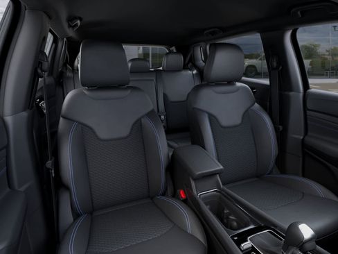 New 2026 Jeep Compass Latitude AWD/4WD image 16