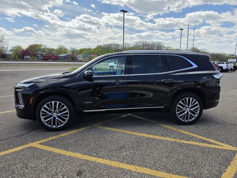 Used 2026 Buick Enclave Avenir w/ Super Cruise Package AWD/4WD image 9
