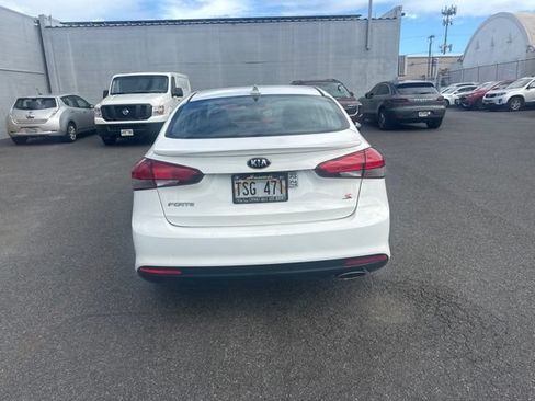Used 2018 Kia Forte S FWD image 4
