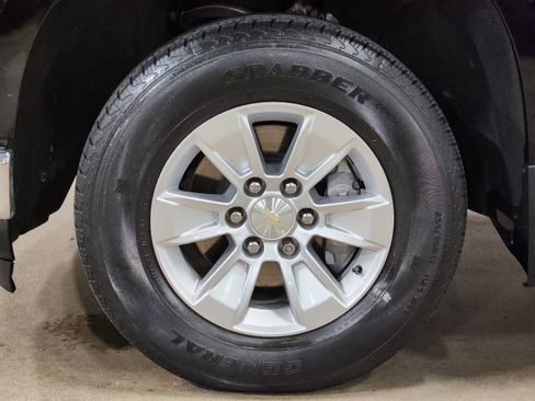 Used 2021 Chevrolet Silverado 1500 LT RWD image 28