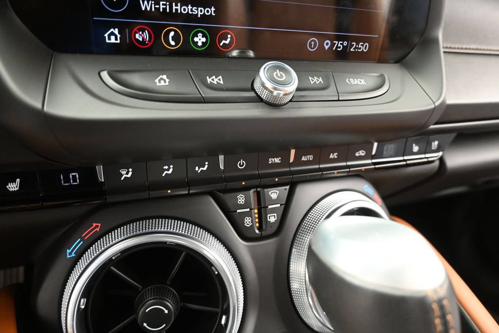 Used 2020 Chevrolet Camaro LT w/ Technology Package RWD image 30