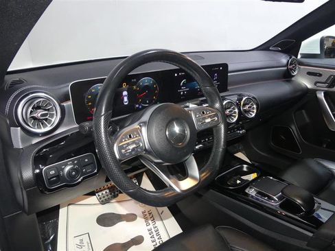 Used 2020 Mercedes-Benz CLA 250 4MATIC image 24