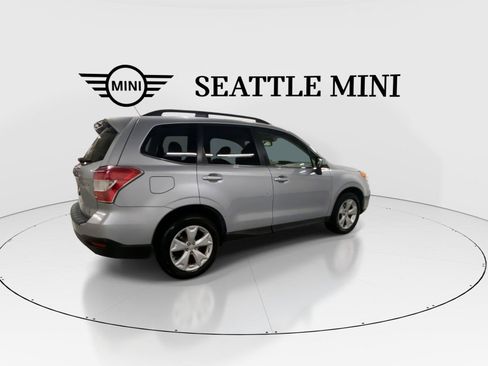 Used 2015 Subaru Forester 2.5i Limited AWD/4WD image 12