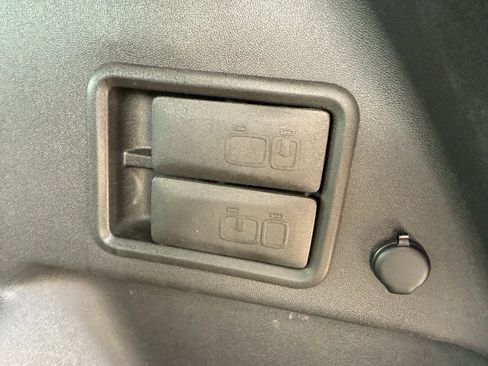 Certified 2022 Chevrolet Equinox Premier w/ Redline Edition image 21