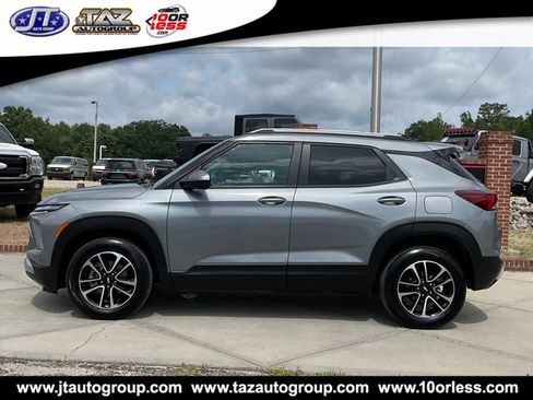 Used 2025 Chevrolet TrailBlazer LT AWD/4WD image 4