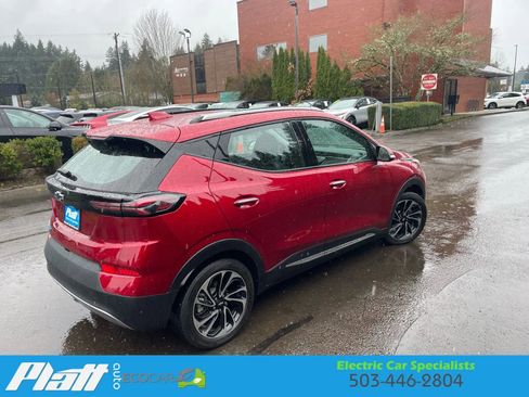 Used 2023 Chevrolet Bolt EUV Premier w/ Sun & Sound Package image 11